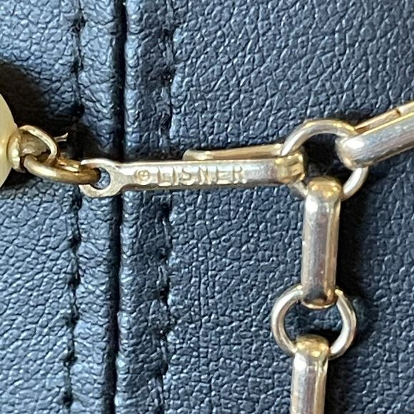 Vintage Lisner AB Bead Faux Pearl Gold Tone Ball Bead Necklace - Picture 6 of 6